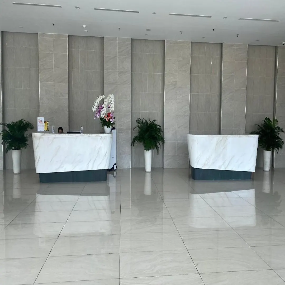 Beachfront Scenia Bay Apartment 나트랑