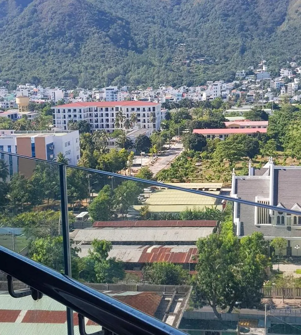 Beachfront Scenia Bay Apartment 나트랑