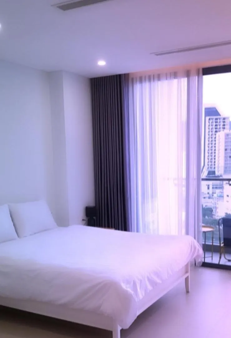 Beachfront Scenia Bay Apartment 芽庄