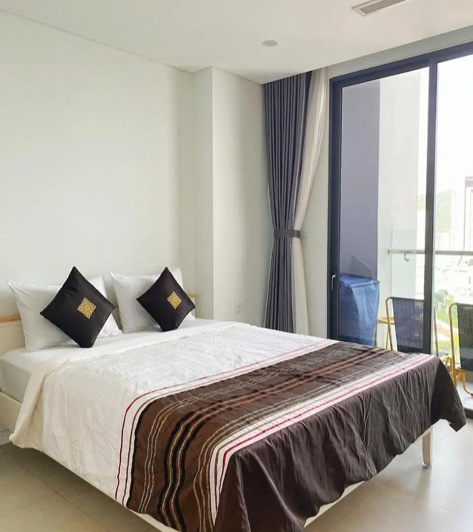 Beachfront Scenia Bay Apartment 芽庄 越南