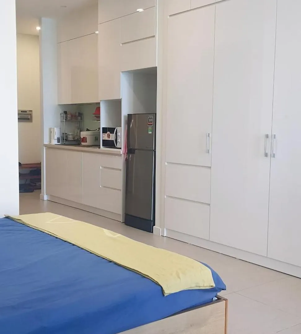 Beachfront Scenia Bay Apartment 芽庄