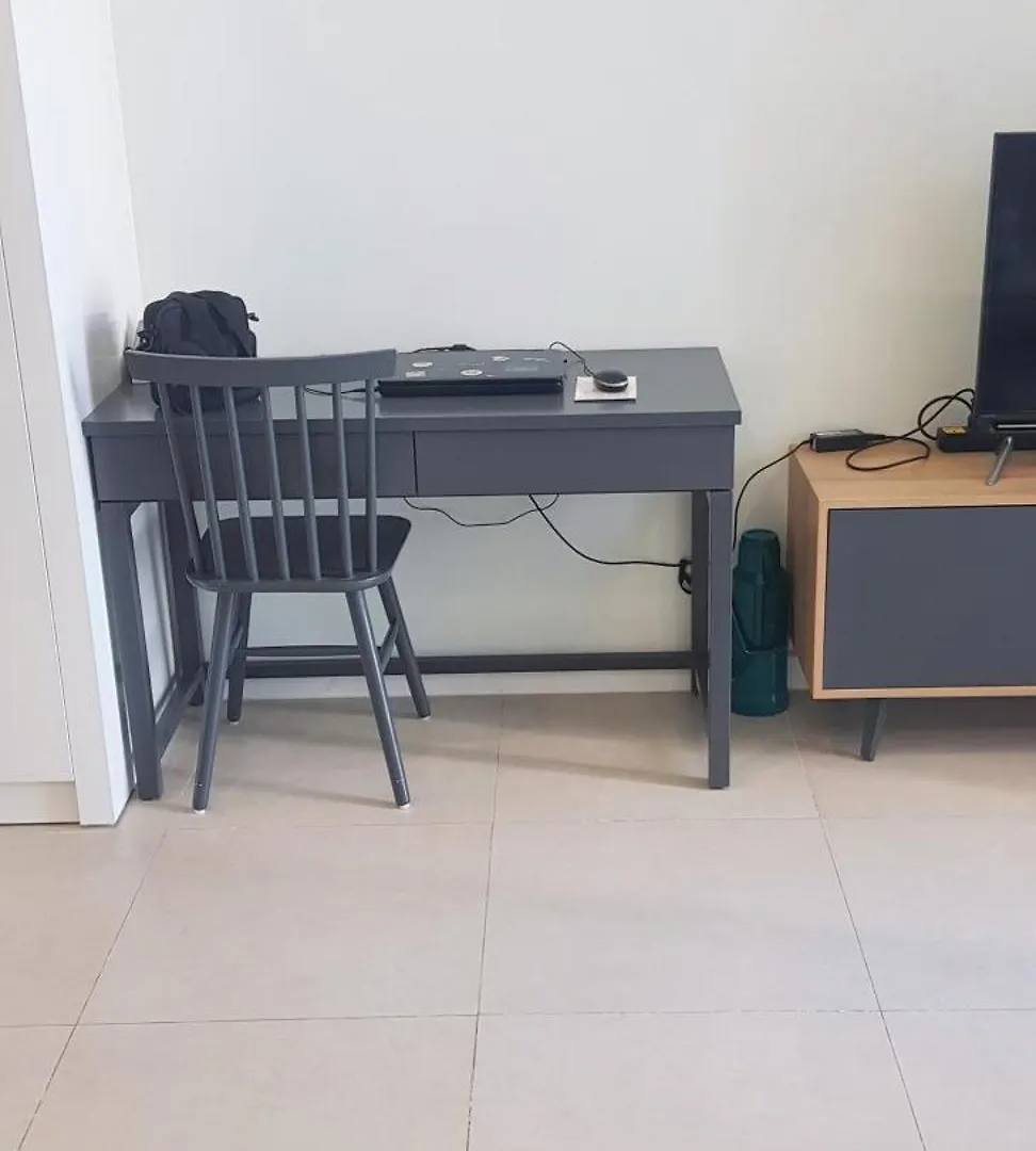 Beachfront Scenia Bay Apartment 芽庄