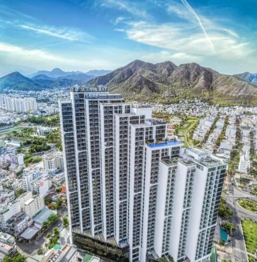 Beachfront Scenia Bay Apartment 芽庄
