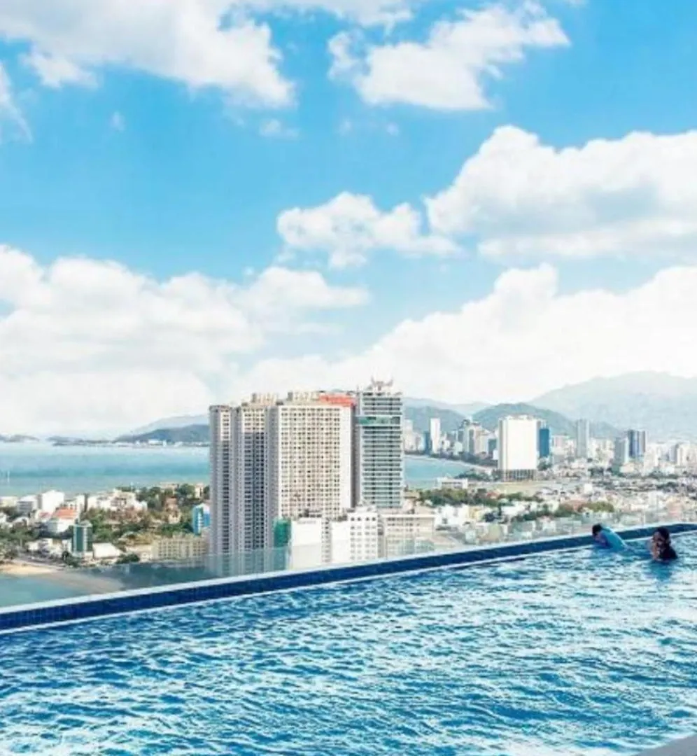 Beachfront Scenia Bay Apartment 芽庄