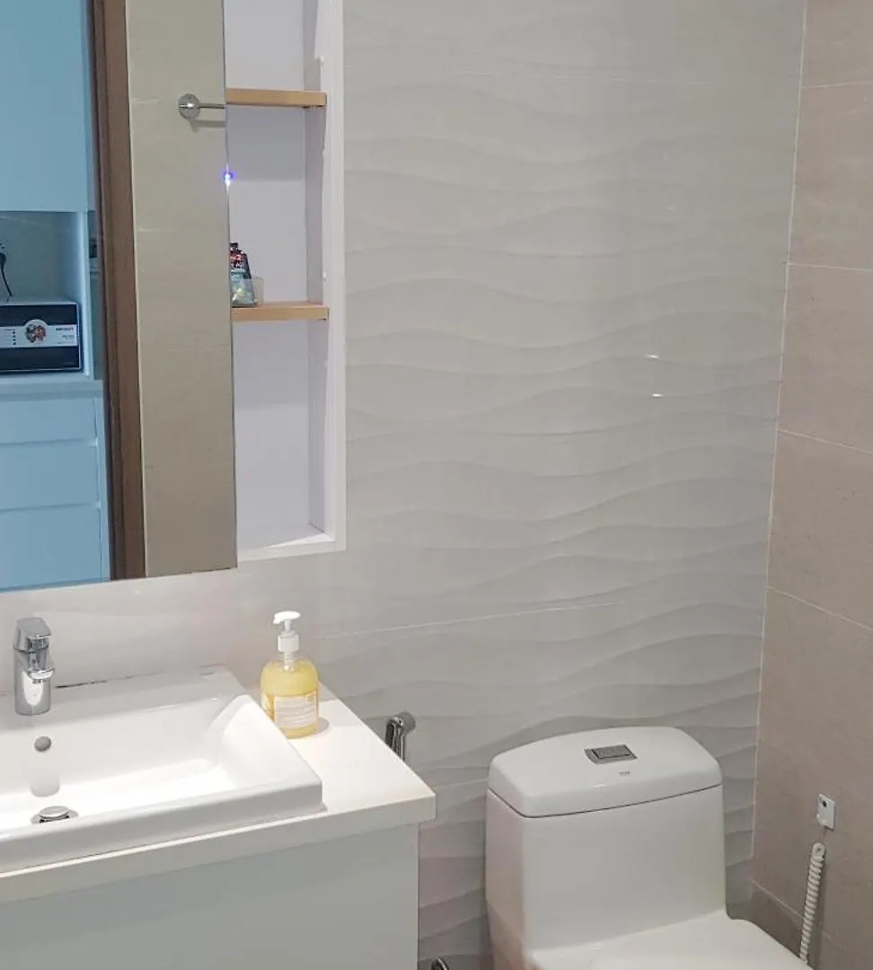Beachfront Scenia Bay Apartment 芽庄